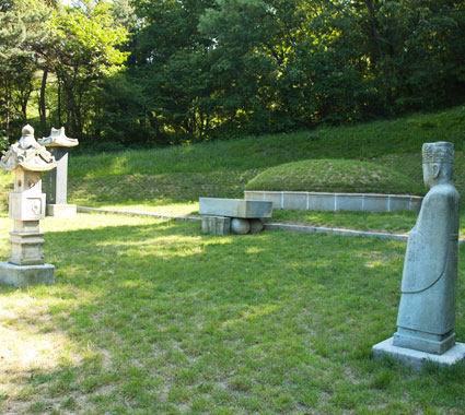 Seoul Tomb of Shin Ik-Hui